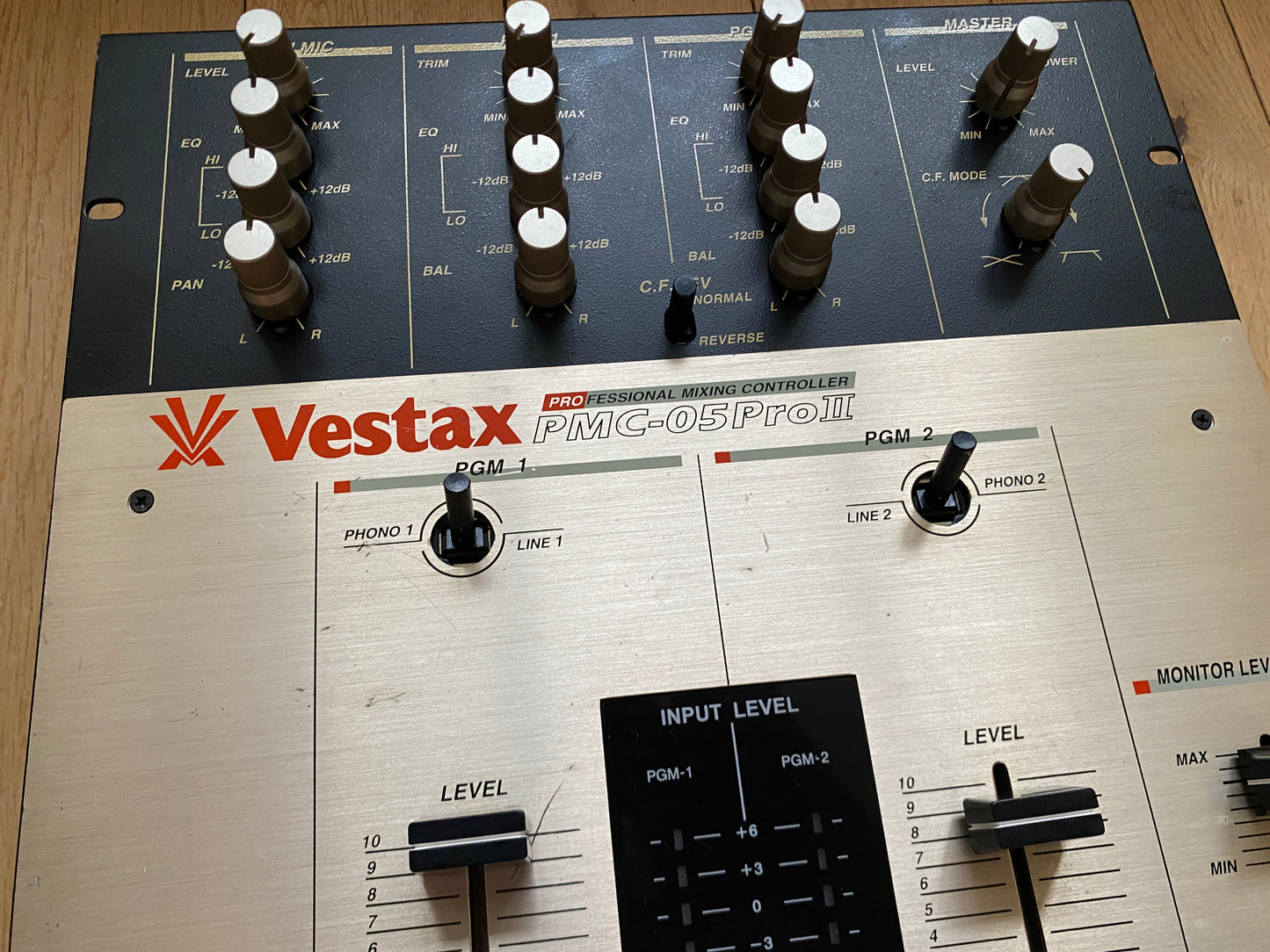 Vestax PMC-05 Pro II Scratch Mixer