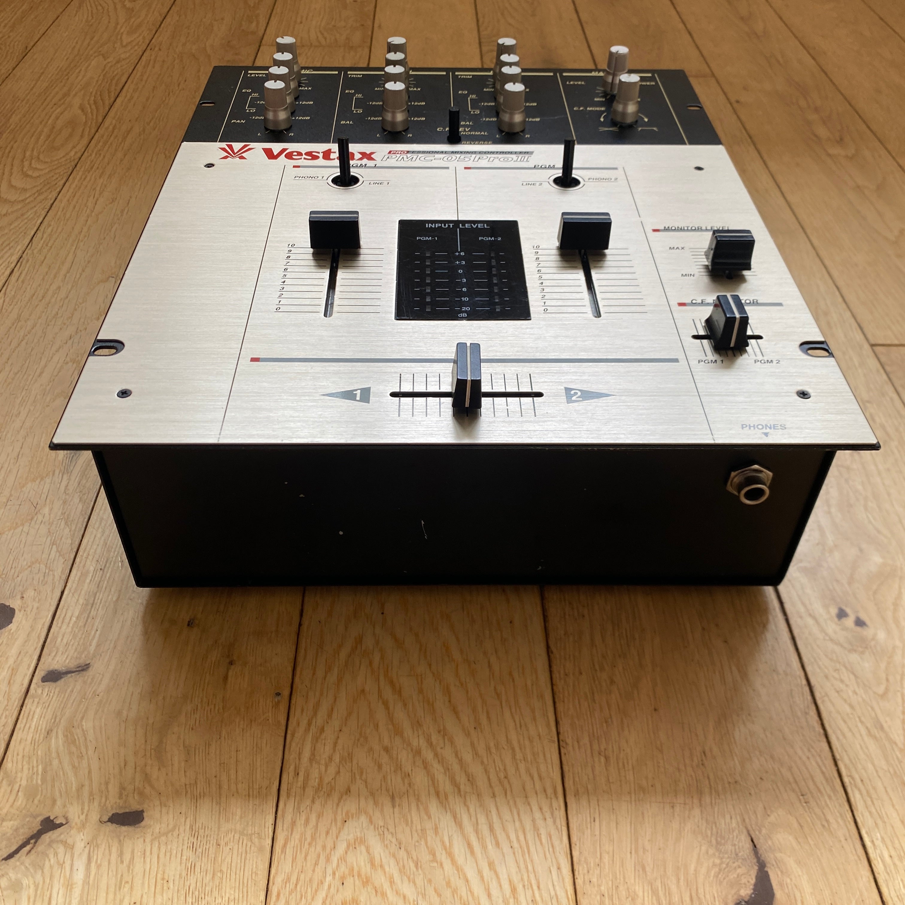 Vestax PMC-05 Pro II Scratch Mixer